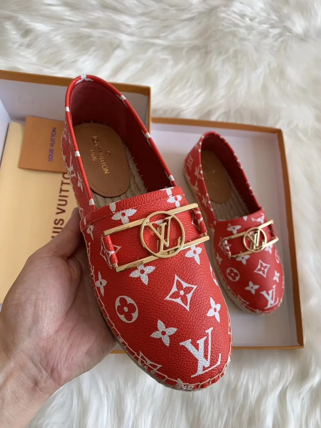 👟👟Ex-factory price 380👟👟 Lvui...Vuitt* on/】...Top purchasing agent, the highest version. Counter 19ss autumn and winter new straw woven women's, men's, mixed material gold thread letter fisherman shoes series, popular single shoes, beautiful on the feet. Purchase the authentic original build 6⃣Female model: sizes 34-41.